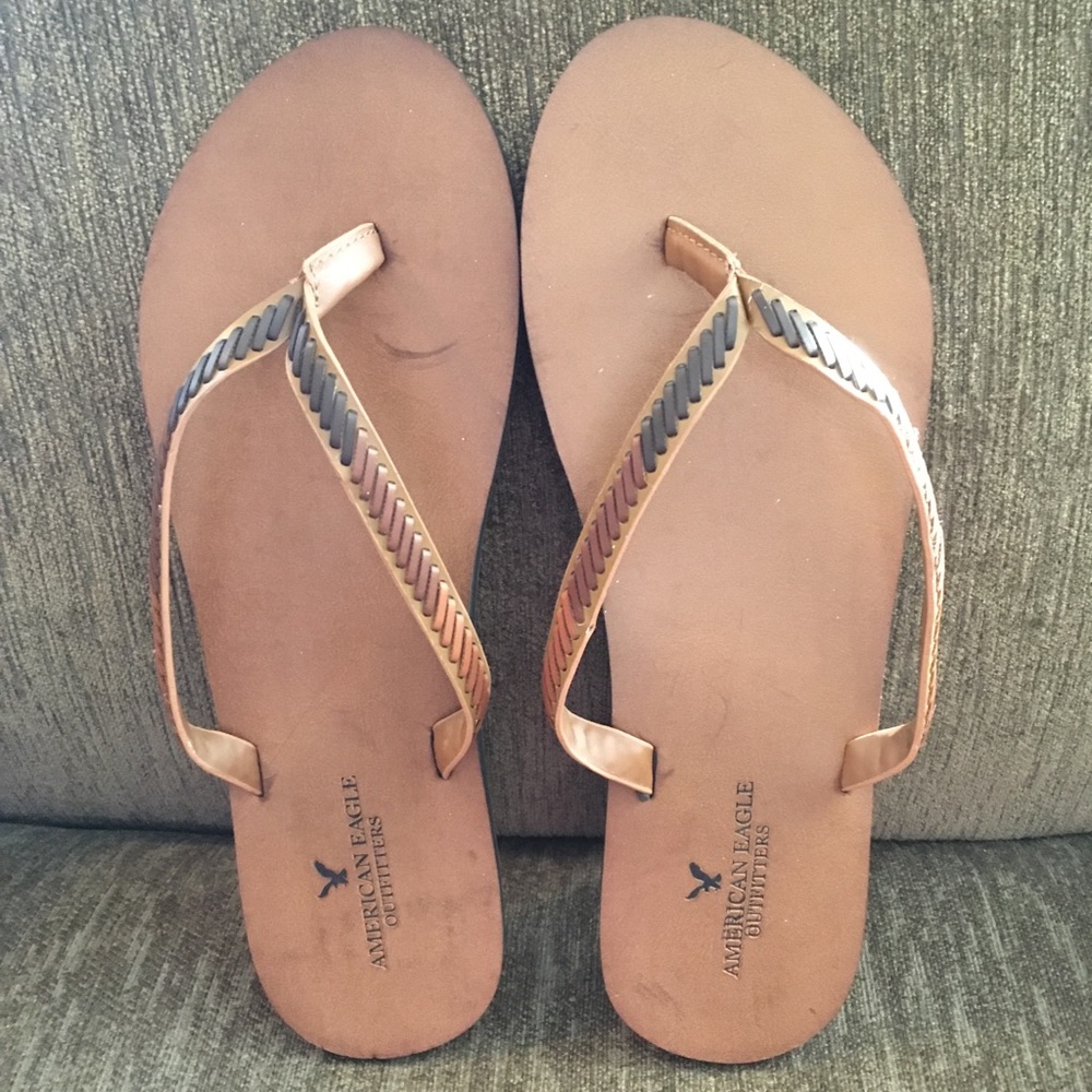 American Eagle Outfitters flip flops